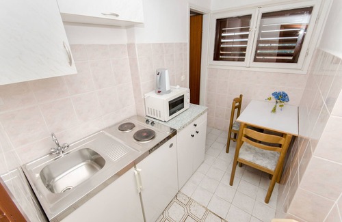 Bili brig Apartment | Apartment and Rooms Ivan (45191-A15) - Makarska