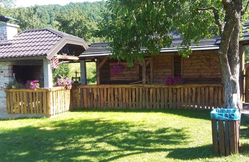 Poljanak Apartment | Apartment and Rooms Nevenka (80761-A2) - Poljanak