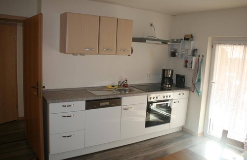 Boehlen Apartment | Apartment 'Annett' with Balcony and Wi-Fi