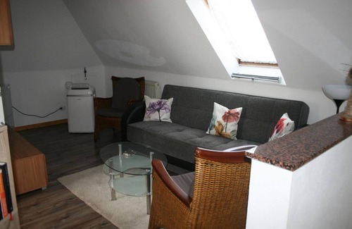 Boehlen Apartment | Apartment 'Annett' with Balcony and Wi-Fi