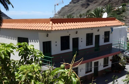 Valle Gran Rey Apartment | Apartment 'Apartamento Nayara B' with Sea View, Shared Terrace and Wi-Fi