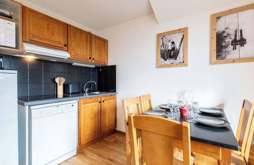 Albiez-le-Vieux Apartment | Apartment "Appartement Atlas" with Mountain View, Balcony and Wi-Fi
