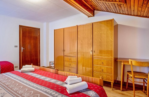 Caderzone Terme Apartment | Apartment 'Appartamento Piazzi 3' with Mountain View and Wi-Fi