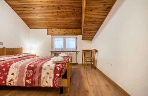 Caderzone Terme Apartment | Apartment 'Appartamento Piazzi 3' with Mountain View and Wi-Fi