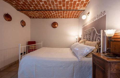 Monastero Bormida Apartment | Apartment Appartamento Galli by Interhome