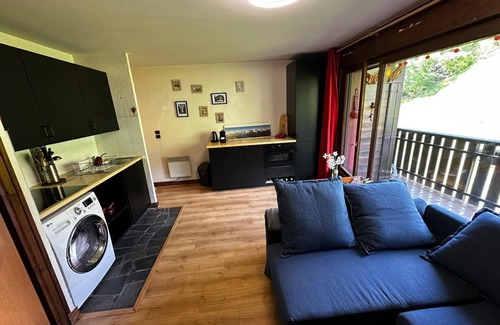 Cordon Apartment | Apartment 'Appartement Style Chalet' with Balcony and Wi-Fi