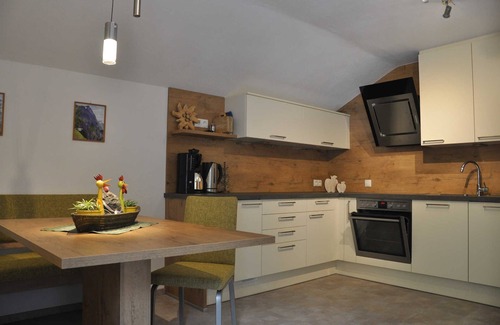 Oetz Apartment | Apartment Arnika with 2 separate bedrooms - Apartments Ferienwohnungen
