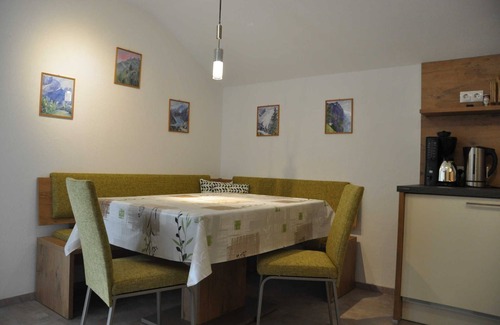 Oetz Apartment | Apartment Arnika with 2 separate bedrooms - Apartments Ferienwohnungen