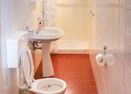 Villa Collemandina Apartment | Apartment at Villa Lorenzo