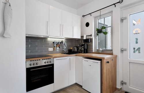 Wesselburen Apartment | Apartment 'Auf Dem Klingberg 2' with Private Garden and Wi-Fi