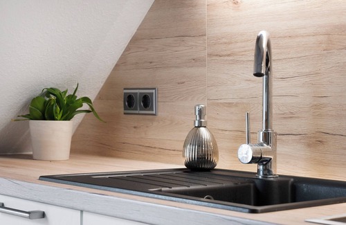 Center Apartment | Apartment 'Aurich' with Balcony and Wi-Fi