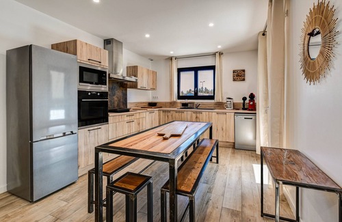 Ax-les-Thermes Apartment | Apartment 'Aux Pieds Des Pistes - Appt B' with Mountain View, Wi-Fi and Air Conditioning