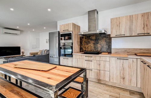 Ax-les-Thermes Apartment | Apartment 'Aux Pieds Des Pistes - Appt B' with Mountain View, Wi-Fi and Air Conditioning