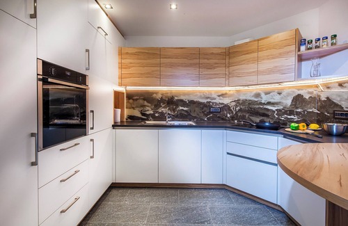 Laion Apartment | Apartment 'Avea App 1-2 Personen' with Mountain View & Garden