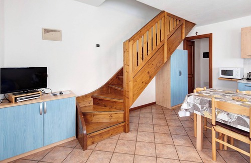 Trepalle Apartment | Apartment "Bait del Pont 56" with Mountain View, Wi-Fi, Balcony & Garden
