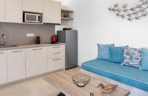 Agios Georgios House | Apartment 'Basilica Kallisto' with Sea View, Wi-Fi and Air Conditioning