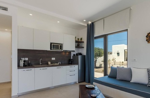 Agios Georgios House | Apartment 'Basilica Kalavria' with Sea View, Wi-Fi and Air Conditioning