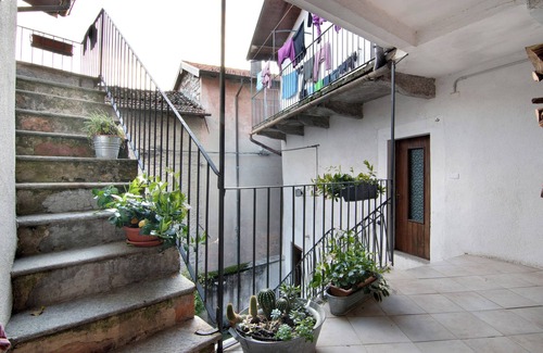 Naggio Apartment | Apartment 'Belcantone' with Lake View, Balcony and Wi-Fi