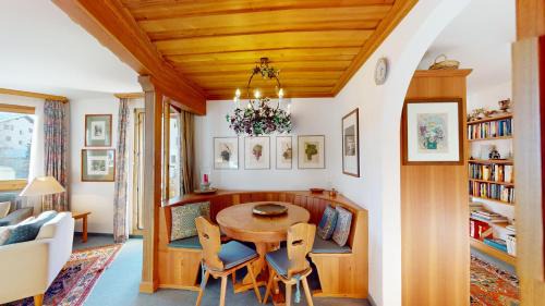 Zuoz Apartment | Apartment Belvair 39