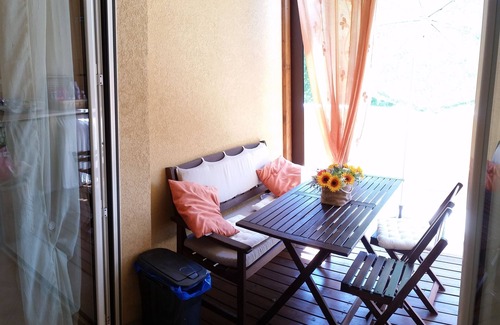 Viserba Apartment | Apartment 'Benvenuti A Casa Nostra' with Private Terrace and Wi-Fi