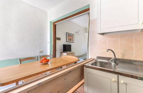 Bonalaccia-Filetto Apartment | Apartment 'Bilocale Dolores' with Shared Pool, Wi-Fi and Air Conditioning