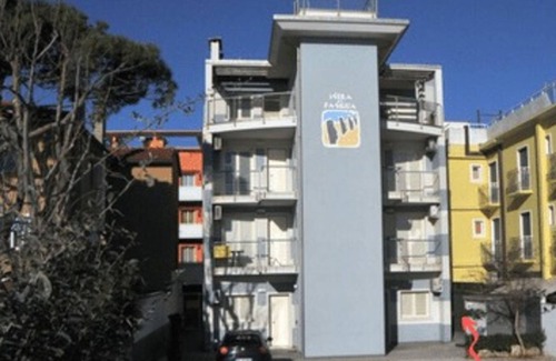 Old Town Apartment | Apartment 'Bilocale 4 Isola Di Pasqua Caorle' with Private Terrace, Wi-Fi and Air Conditioning