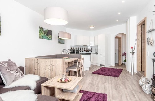 Weisspriach Bed & Breakfast | Apartment Biosphärenpanorama - Chaletdorf Fanningberg