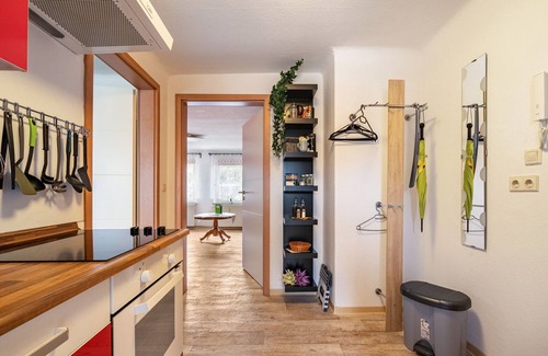 Radeberg Apartment | Apartment 'Blumen' with Shared Terrace and Wi-Fi