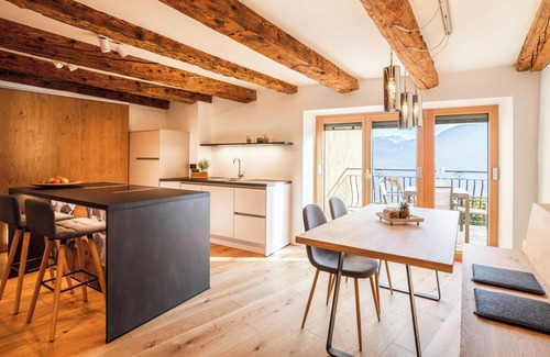 Kurtatsch an der Weinstraße Apartment | Apartment "Brantenhof Pomum" with Mountain View, Sauna and Wi-Fi