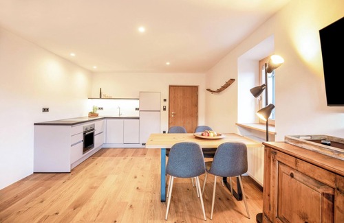 Kurtatsch an der Weinstraße Apartment | Apartment "Brantenhof Vinea" with Mountain View, Sauna and Wi-Fi