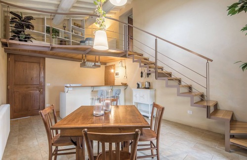 La Cetina Apartment | Apartment 'Brotes Appartamento Ciliegio' with Shared Pool, Wi-Fi and Air Conditioning