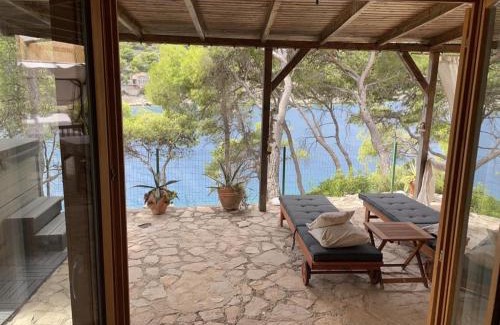 Zirje Apartment | Apartment by the sea Žirje with private heated hydromassage pool