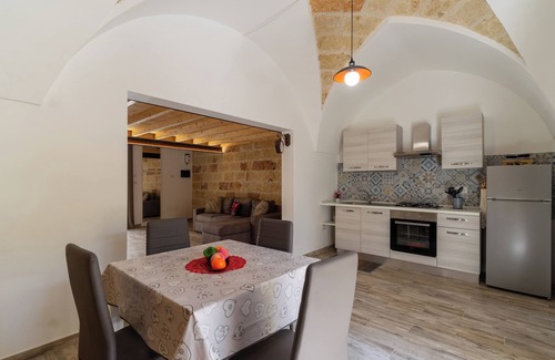 Acquarica del Capo Apartment | Apartment 'Casa Incanto' with Private Garden and Air Conditioning