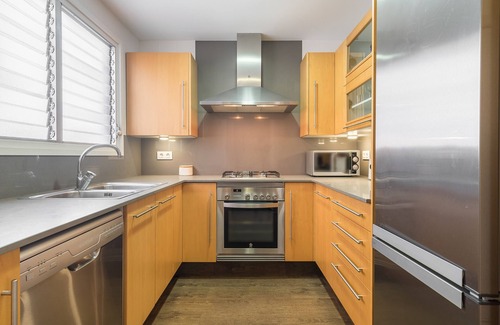 Canet de Mar Apartment | Apartment 'Canet Beach 2' with Balcony and Wi-Fi