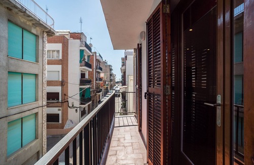 Canet de Mar Apartment | Apartment 'Canet Beach 2' with Balcony and Wi-Fi
