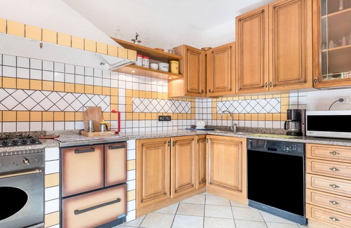 Susa Apartment | Apartment Casa Relax. Garden with Lake View and Wi-Fi – Pets Allowed