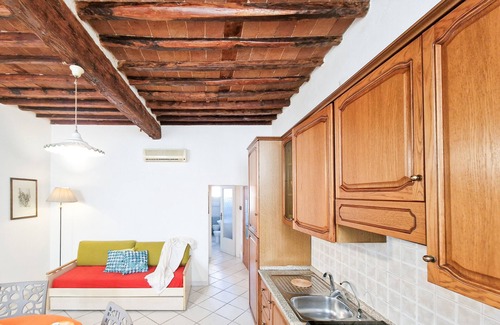 Portoferraio Old Town Apartment | Apartment 'Casa Augusta Old City Center' with Air Conditioning