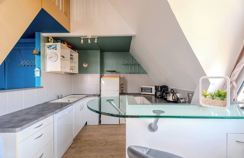 Dinard Apartment | Apartment 'Casa Del Mar' with Sea View, Shared Garden and Wi-Fi
