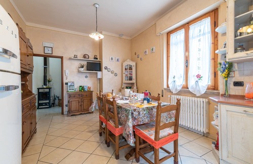 Monte San Savino Apartment | Apartment 'Casa Al Vento ' with Private Pool, Wi-Fi and Air Conditioning
