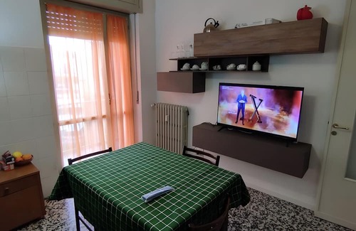 Santhia Apartment | Apartment 'Casa Naomi E Gioele' with Balcony, Wi-Fi and Air Conditioning