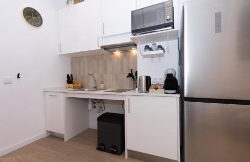 Aiora Apartment | Apartment Casa Novi - Close to Beach, City Center & Metro