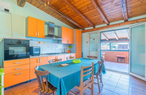 Agnone Bagni Apartment | Apartment 'Casa Pina A Due Passi Dal Mare' with Private Terrace and Air Conditioning