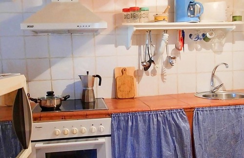 Nogueras House | Apartment 'Casa Rural La Tia Flora' with Mountain View and Wi-Fi