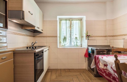 Sicina Apartment | Apartment "Casa Sicina Alberto" with Mountain View, Wi-Fi & Balcony