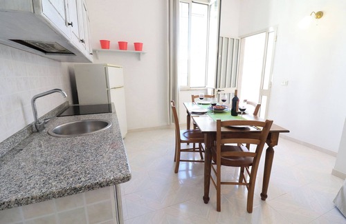 Otranto Apartment | Apartment "Casa Vacanza Locorotondo Otranto" with Garden, Shared Pool & Wi-Fi