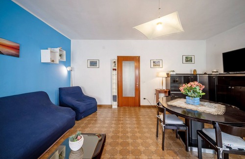 Old Town Apartment | Apartment "Casa Vacanze Mare Blu" with Garden, Balconies & Wi-Fi