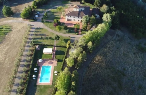 Capraia e Limite Apartment | Apartment 'Certopiano' with Shared Pool, Private Garden and Wi-Fi