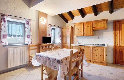 Gressan Apartment | Apartment 'Chamolé' with Shared Terrace, Shared Garden and Wi-Fi