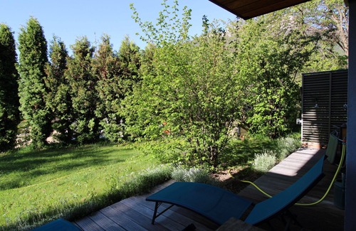 Forville Apartment | Apartment "Charmant dans Chalet" with Mountain View, Private Terrace & Wi-Fi