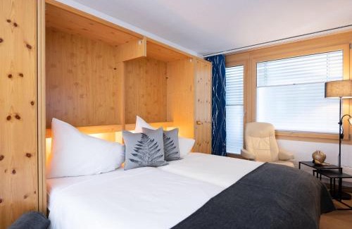 Champfer Apartment | Apartment Chesa Corvatsch 211 - Champfer by Interhome